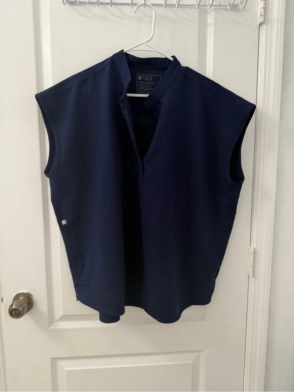 Figs Rafaella Oversized Navy Scrub Top (Size XL)
